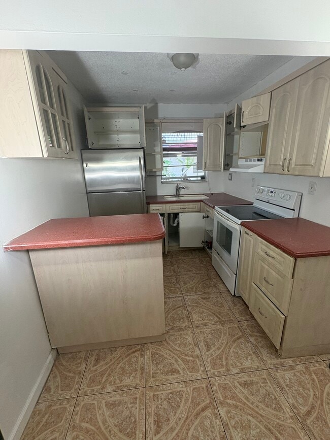 Building Photo - 2238 Monroe St