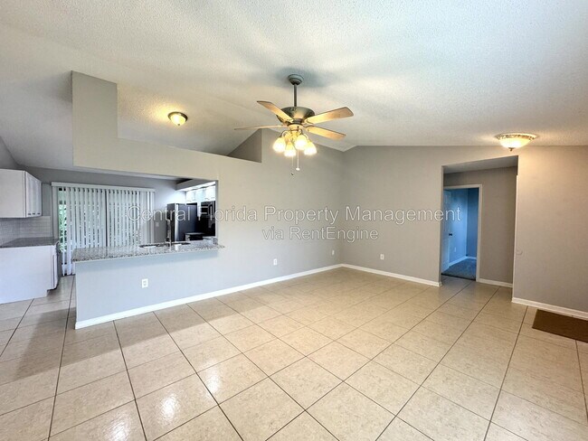 Building Photo - 658 Elwood St