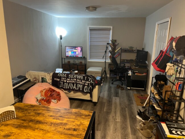 Foto del edificio - 3730 Baltimore Ave