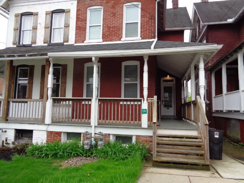 Building Photo - 714 4th St