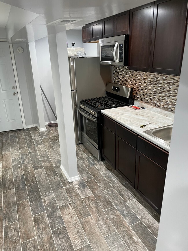 Kitchen - 1518 E 72nd St