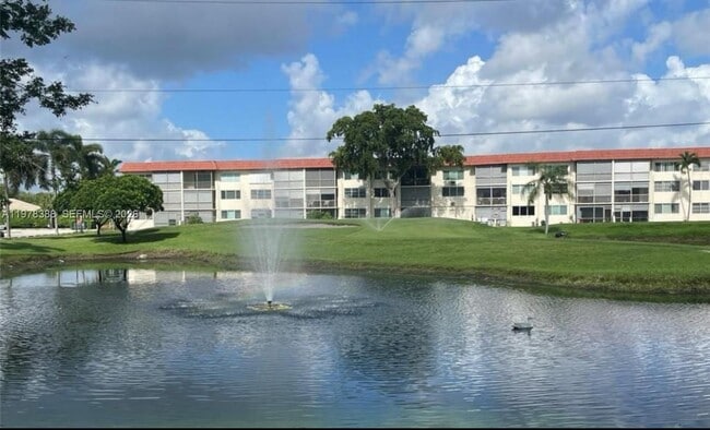 Foto del edificio - 8901 S Hollybrook Blvd