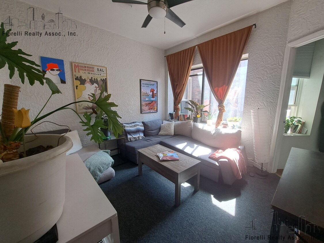 Primary Photo - 70 N Margin St