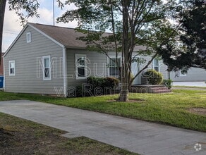 Building Photo - 2128 Sovereign St