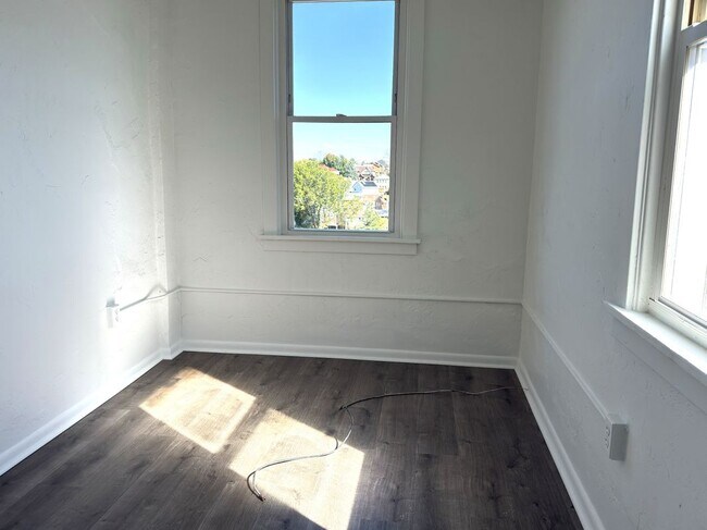 Building Photo - 2811 Brownsville Rd