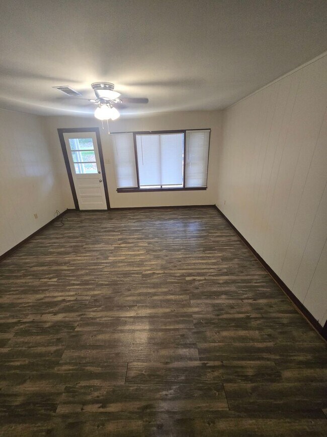 Foto del edificio - NOW LEASING 2 BEDROOM HOUSE IN PINEVILLE LA | $750/ MONTH