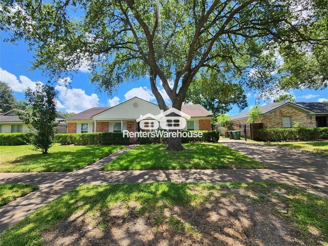 Foto del edificio - 8407 Sharpcrest St
