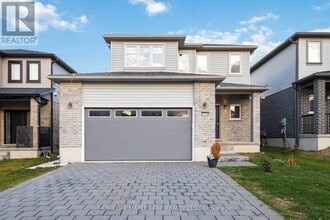 Building Photo - 1576 Dylan St