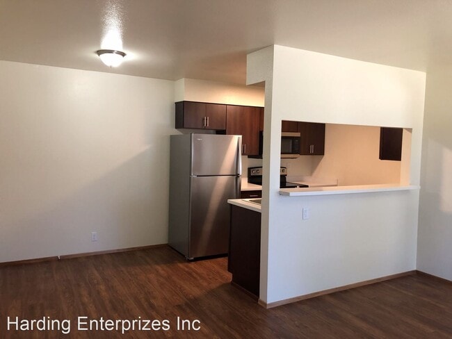 Building Photo - 1077 Shadowbrook Way