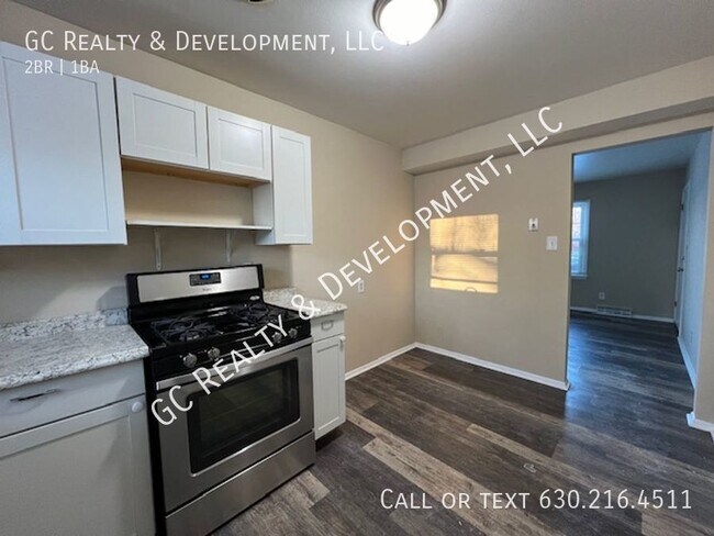 Building Photo - ***EASTSIDE GENEVA LOCATION / 2 BDRM / 1 B...