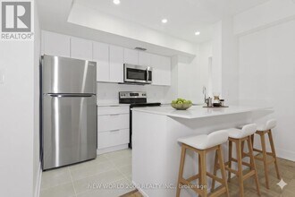 Building Photo - 110 St Clair Ave W