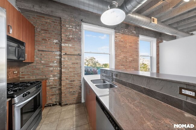 Building Photo - 4545 S Drexel Blvd