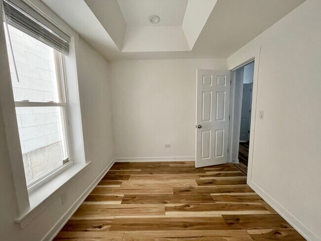 Foto del edificio - 1806 N Paulina St