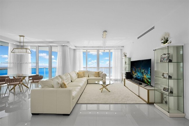Building Photo - 16485 Collins Ave