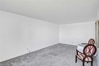 Building Photo - 11850 Edgewater Dr