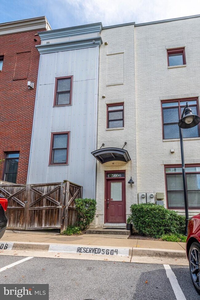 Building Photo - 5606 Baltimore Ave