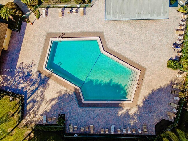 Foto del edificio - 1401 SW 128th Terrace