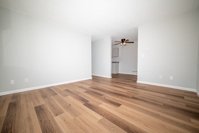 Foto del edificio - Riverview Tower Apartments