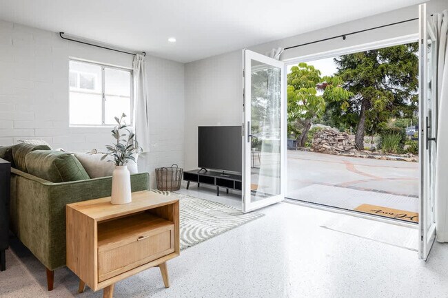 Foto del edificio - 4000 Highland Dr