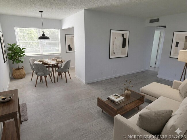 Building Photo - 613 Fanshaw O