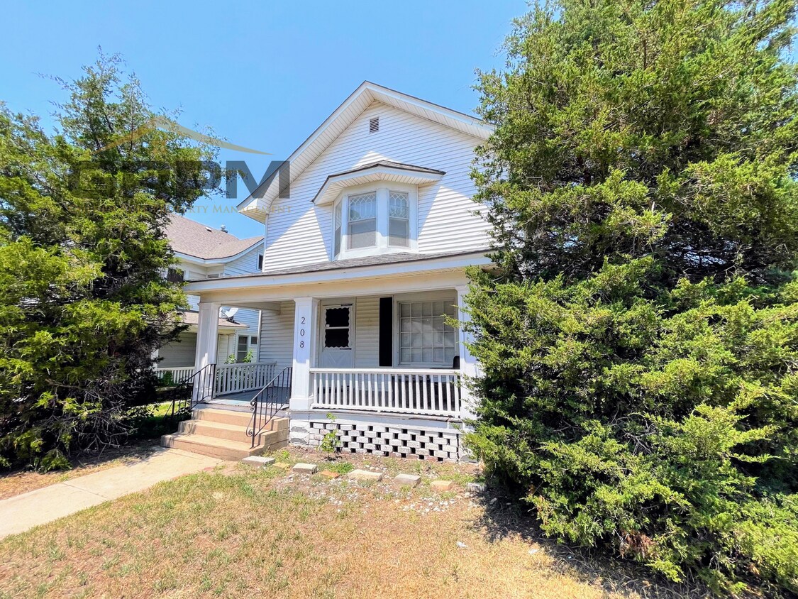 Foto principal - Updated 3 bedroom home