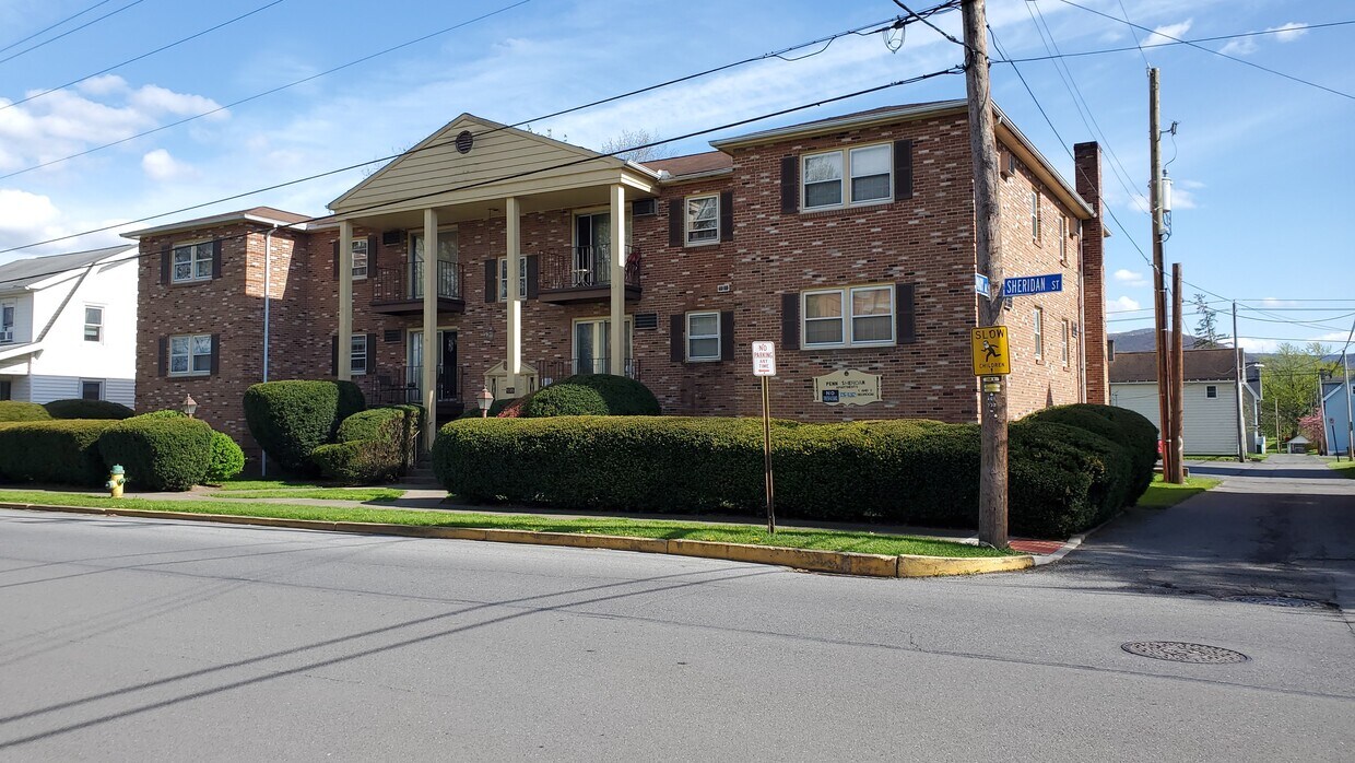 Primary Photo - 938 Sheridan St