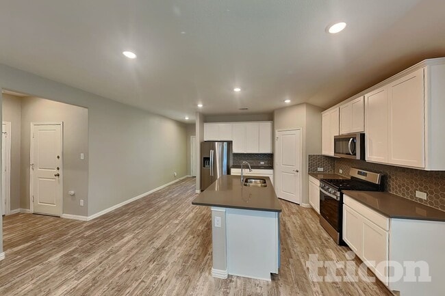 Building Photo - 275 Sunshine Ln
