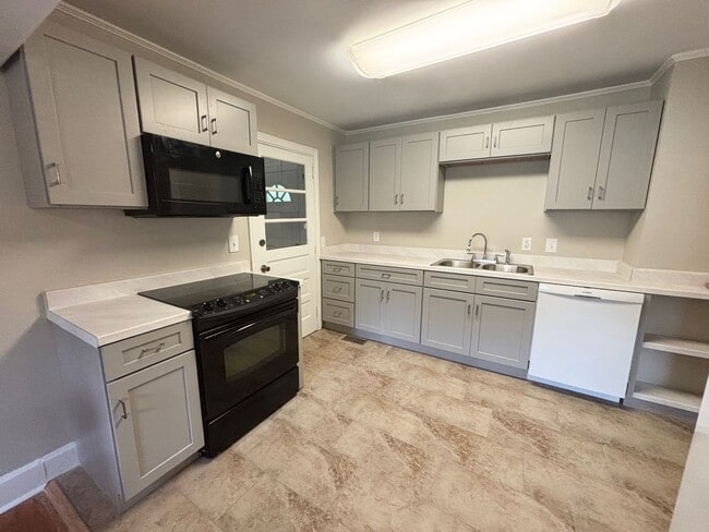 Foto del edificio - 3 Bedroom 1 Bath Home in Rosewood