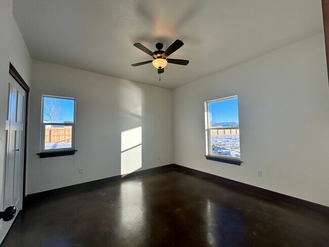 Foto del edificio - 487 Ashleigh Ln