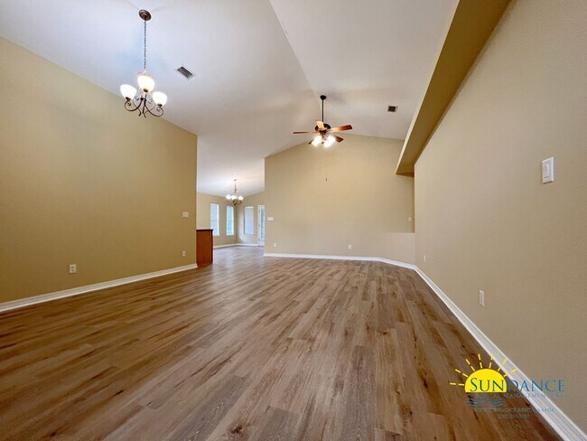 Foto del edificio - Beautiful 3 Bedroom Home in Hidden Bay Vil...
