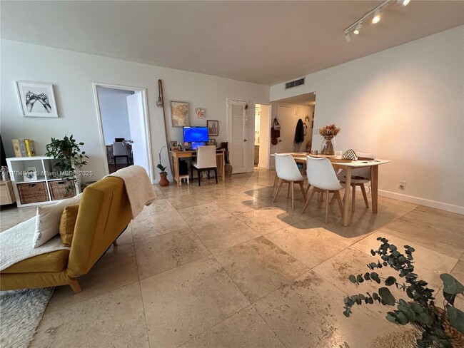 Building Photo - 5700 Collins Ave