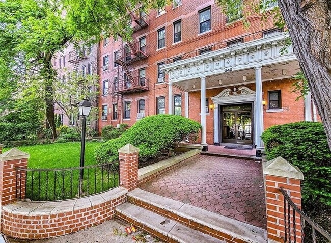 Building Photo - 240 Ocean Pkwy