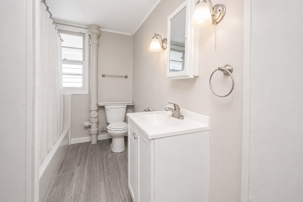 Foto del edificio - 1553 W 17th St