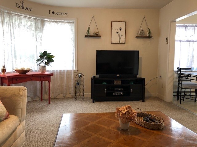 Foto del edificio - 17 E Main St