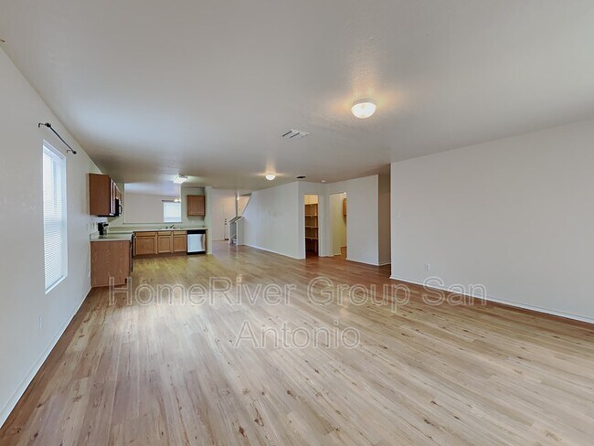 Building Photo - 658 Crosspoint Dr