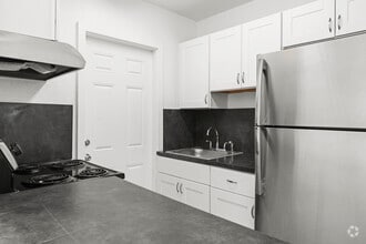 2 BR, 1 BA - 725SF - Kitchen - Miami Shores Luxury Apartments