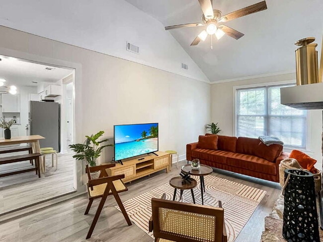 Foto del edificio - 1224 Crawford Way