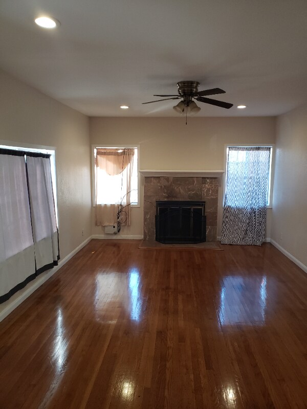 Foto del edificio - 2133 Dunn Ave