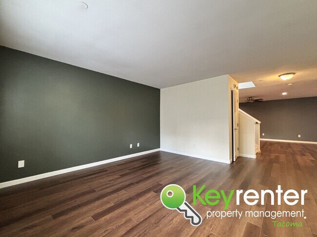 Foto del edificio - Spacious 4-Bedroom, 2.5 Bath Dupont Rental...