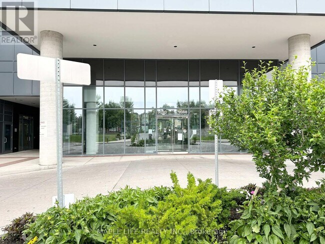 Photo du bâtiment - 9090 Yonge St
