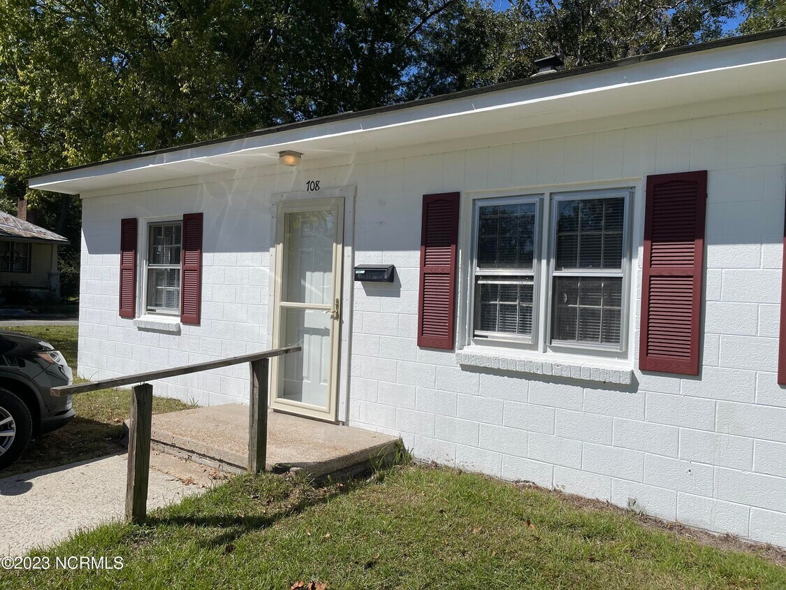 708 Trent Ave, New Bern, NC 28560 Townhome Rentals in New Bern NC