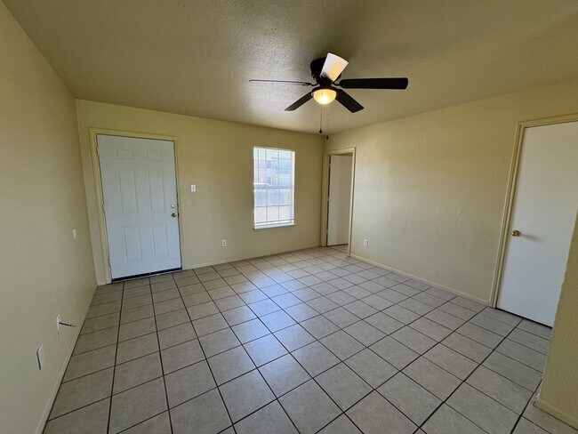 Foto del edificio - 5702 Greengate Dr