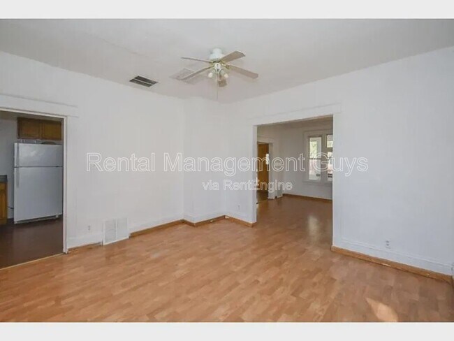 Foto del edificio - 650 Central Ave W