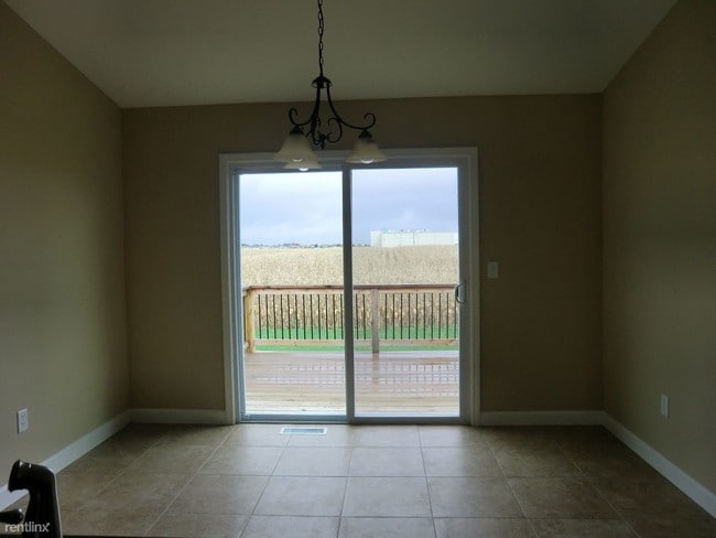 Building Photo - 7077 Remington Villa Dr