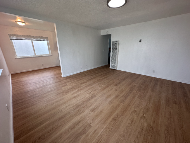 Building Photo - 1651 Merrill Dr