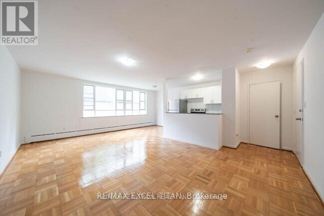 Photo du bâtiment - 77 Erskine Ave