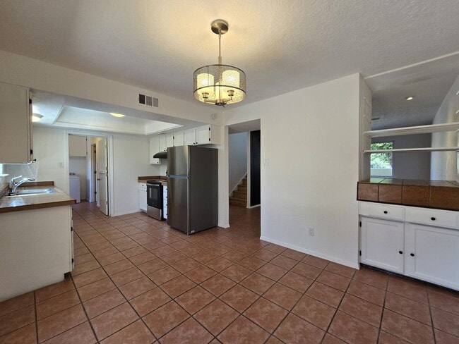 Building Photo - 2582 Camino San Patricio