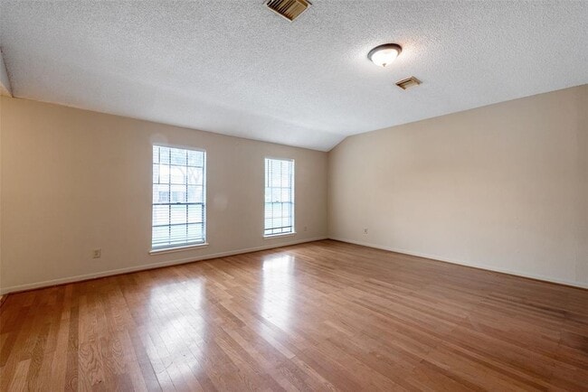 Building Photo - 10410 Tablerock Dr