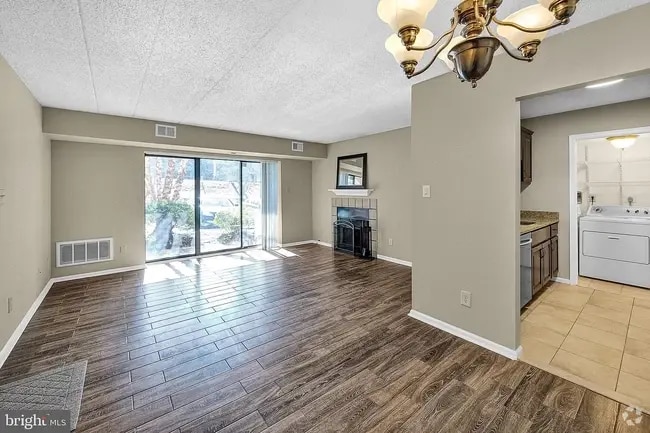 Building Photo - 61 Le Forge Ct