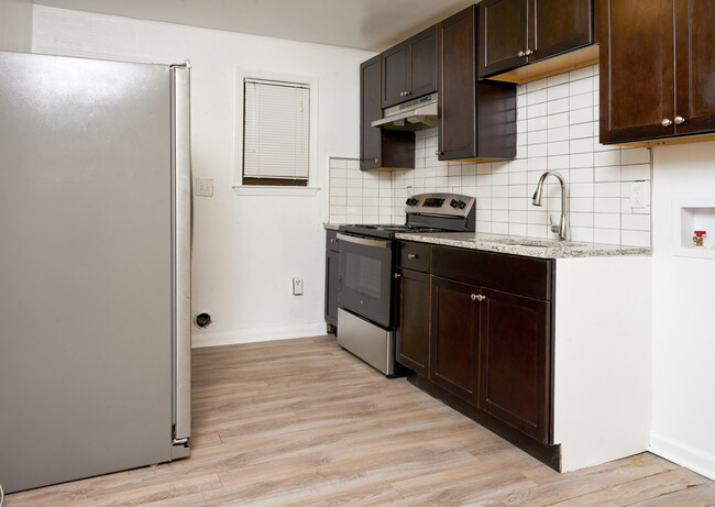 Building Photo - 554 Evergreen Ter